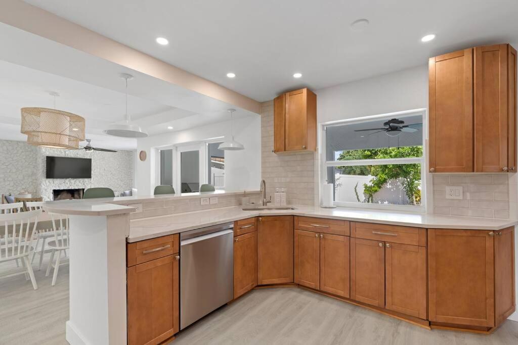 Waterfront-Heated Pool-Mini Golf-Game Room-2Mi Beach Fort Lauderdale Exterior foto
